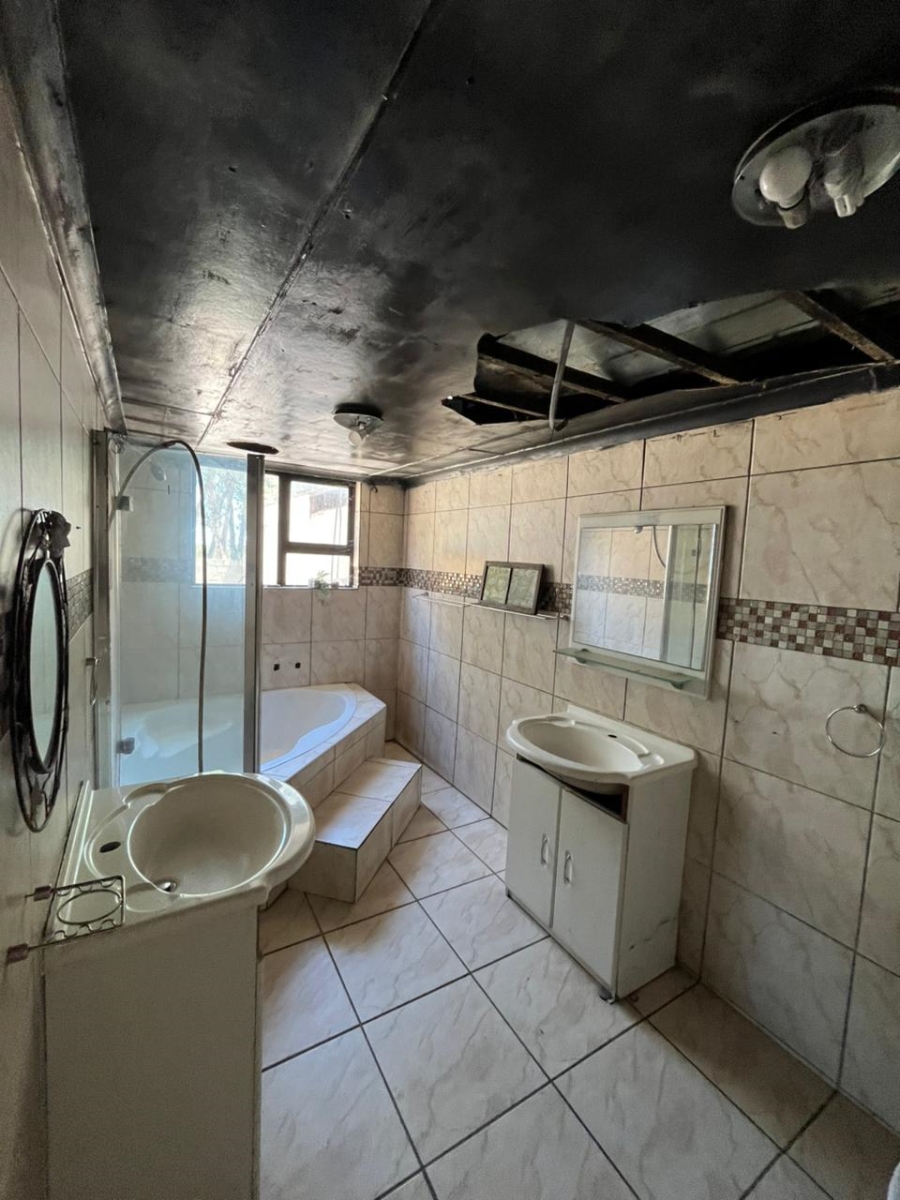 5 Bedroom Property for Sale in Hopefield Western Cape